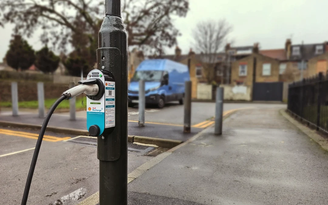 Ubitricity acquires FM Conway’s SureCharge EV charging network, adding over 2,400 EV charge points to the Shell Recharge network