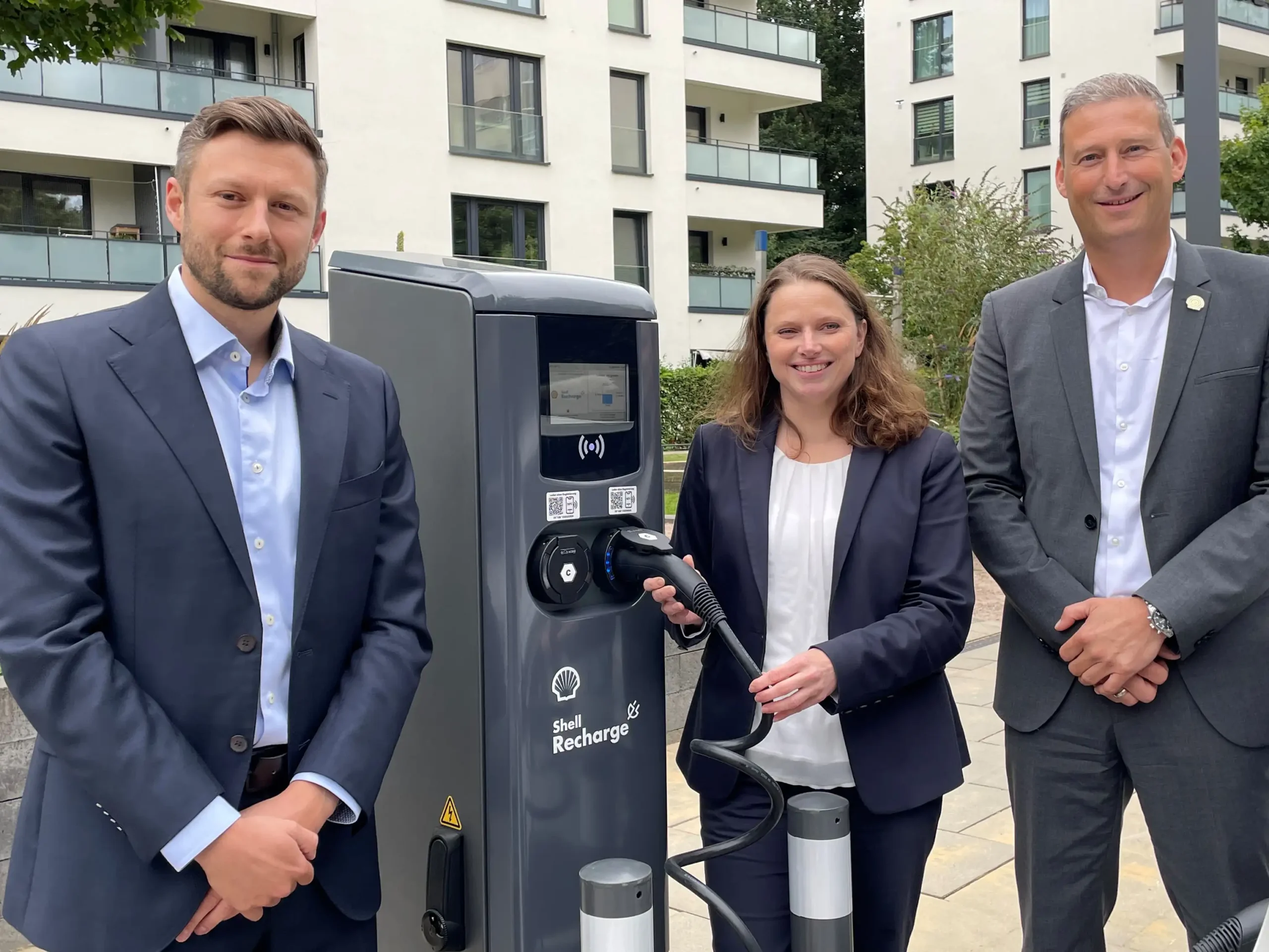 75. Ladepunkt von ubitricity: Hamburg treibt Ausbau der Elektromobilität voran