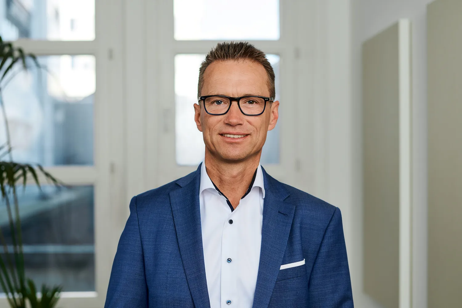 Portrait of Daniel Kunkel, who joined ubitricity as CEO in 2022 after being part of the Shell Group for several years.